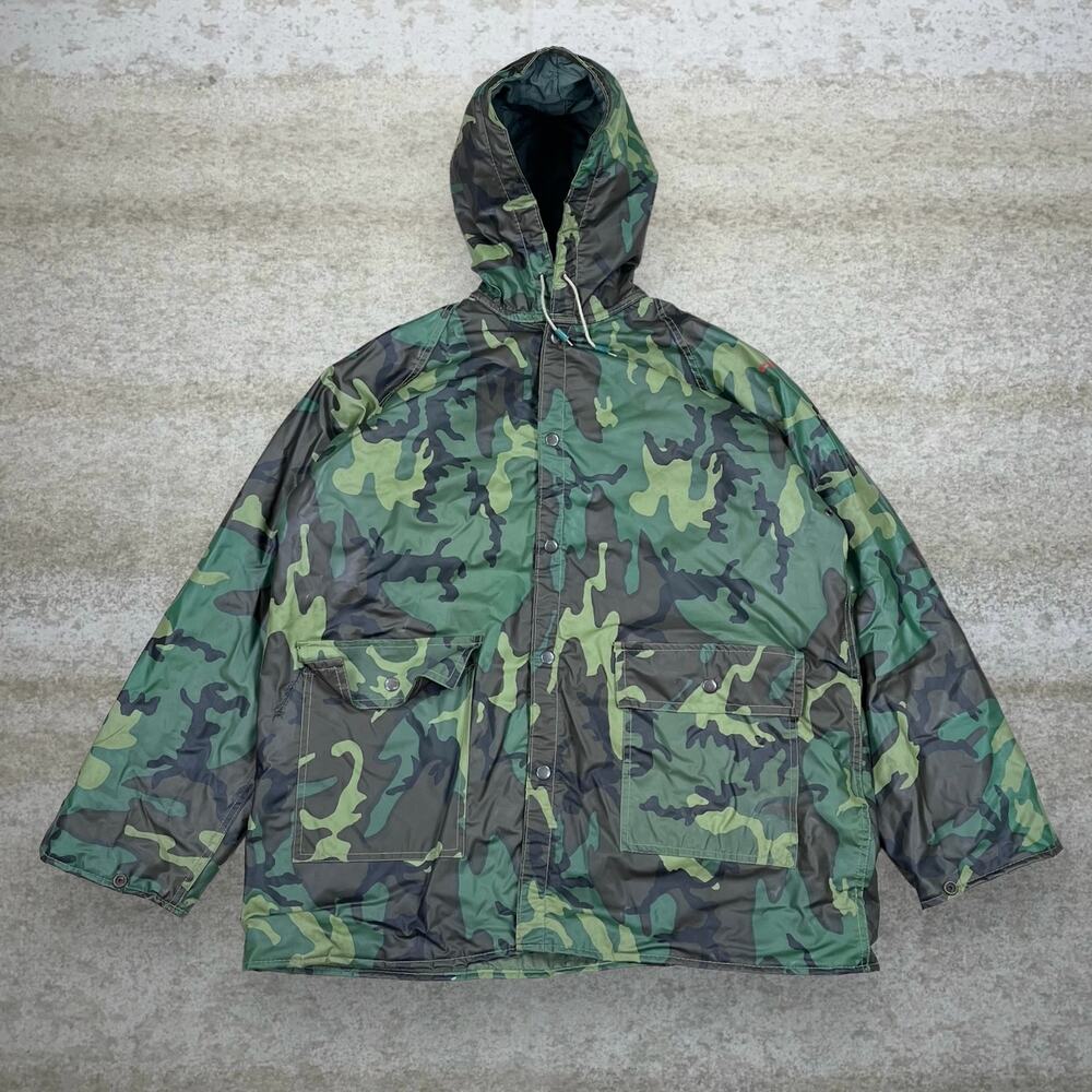 True Vintage 70s Hunting Camo Rain Jacket Mens M Woodland Waterproof Insulated